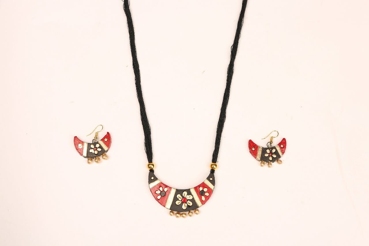 Beautiful Half Moon Terracotta Necklace Set - Image 3